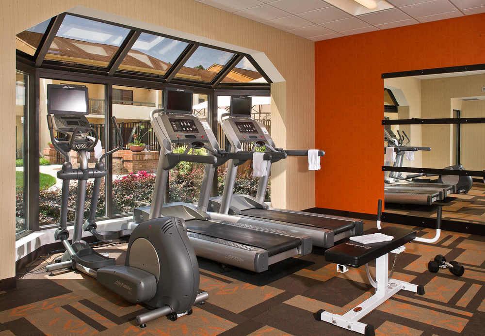 Отель Courtyard By Marriott Raleigh Midtown Экстерьер фото