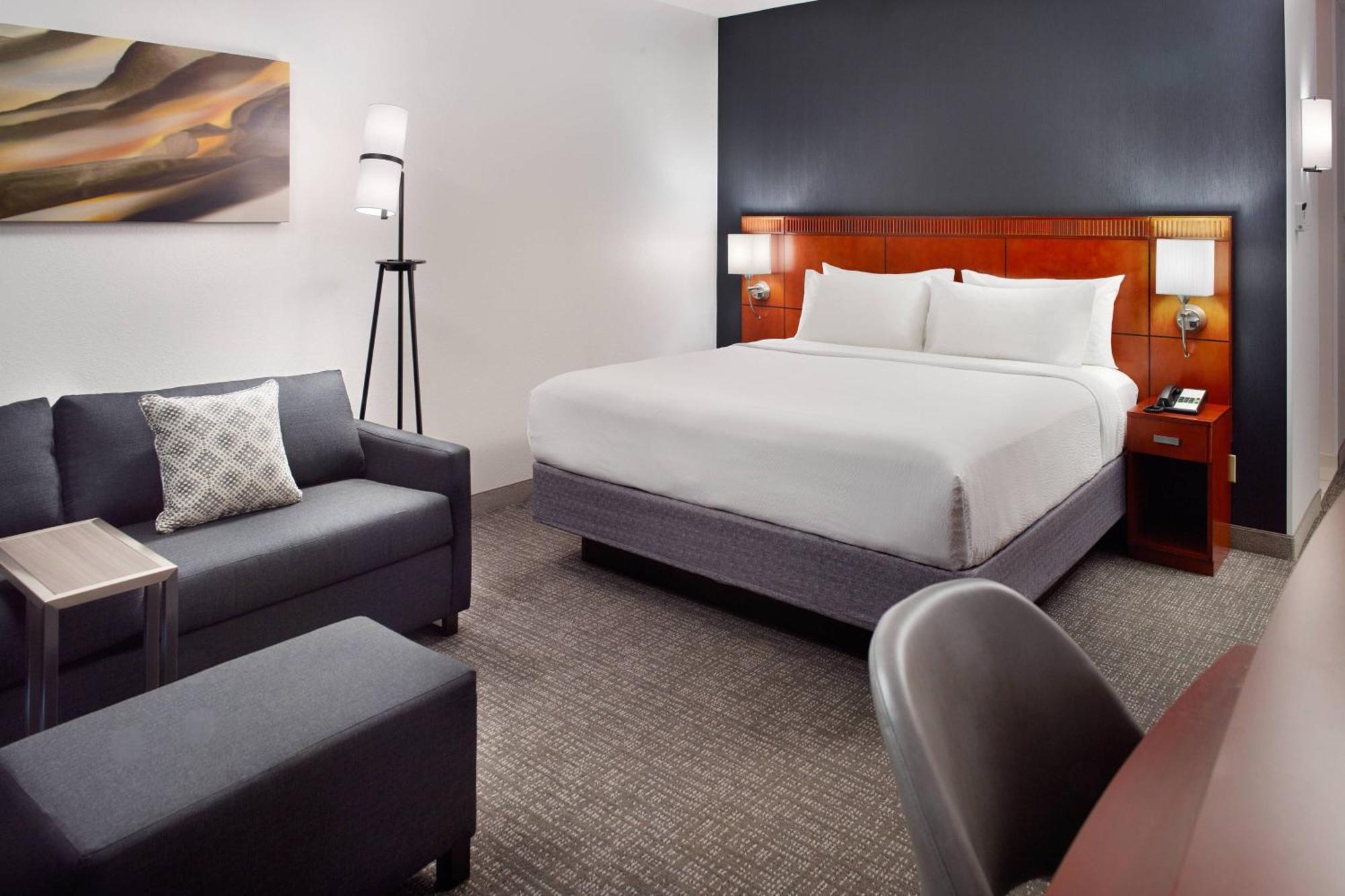 Отель Courtyard By Marriott Raleigh Midtown Экстерьер фото