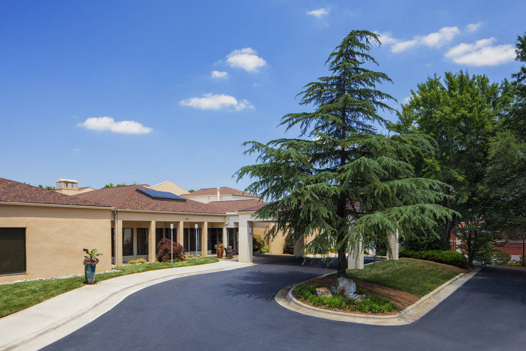 Отель Courtyard By Marriott Raleigh Midtown Экстерьер фото