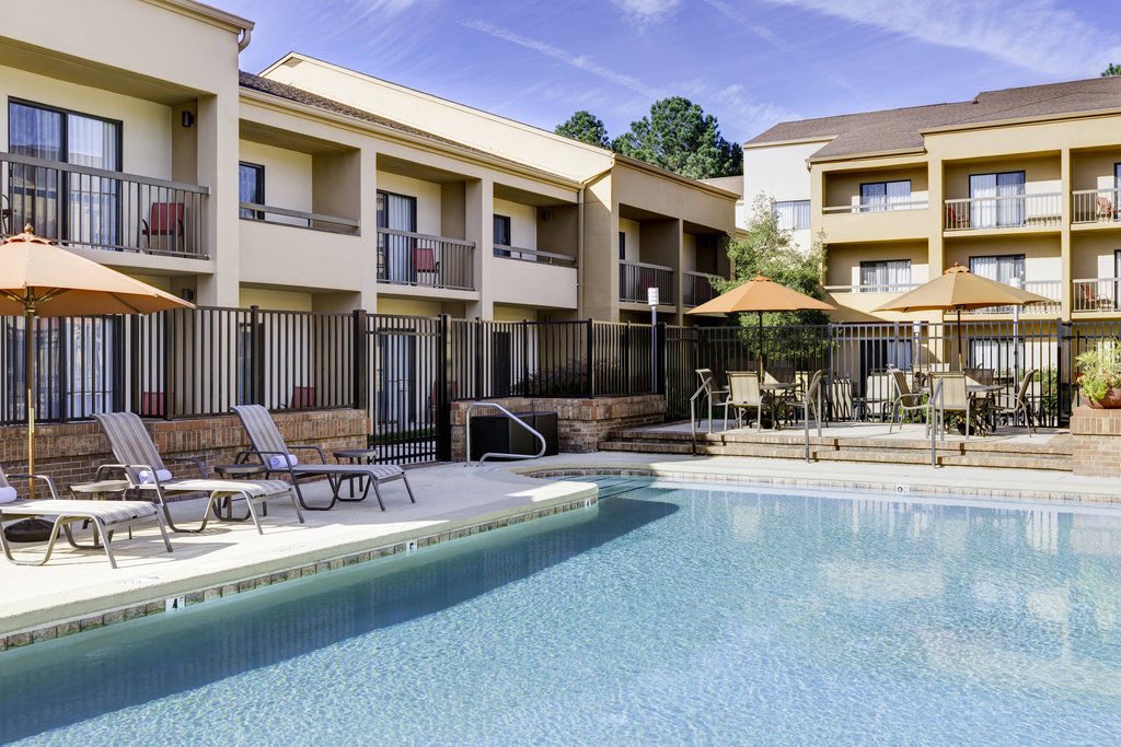 Отель Courtyard By Marriott Raleigh Midtown Экстерьер фото