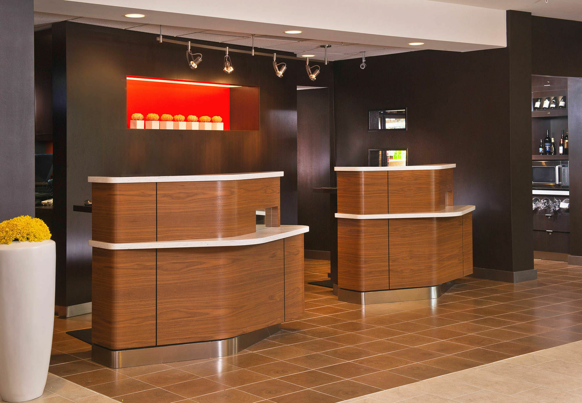 Отель Courtyard By Marriott Raleigh Midtown Экстерьер фото